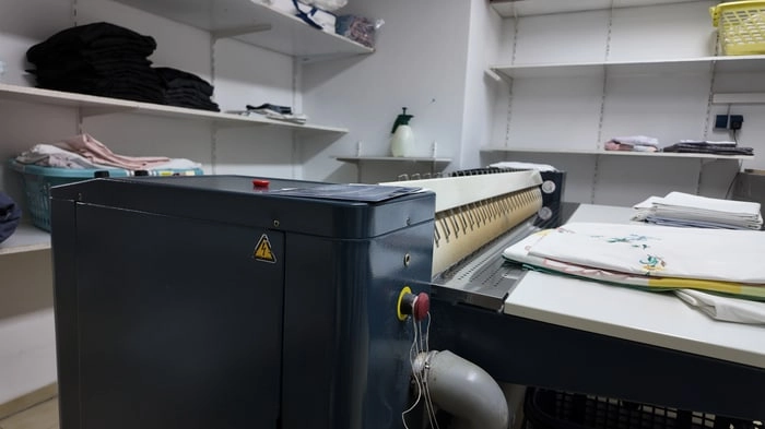 Moderne Maschienen Wäscherei Ökmen